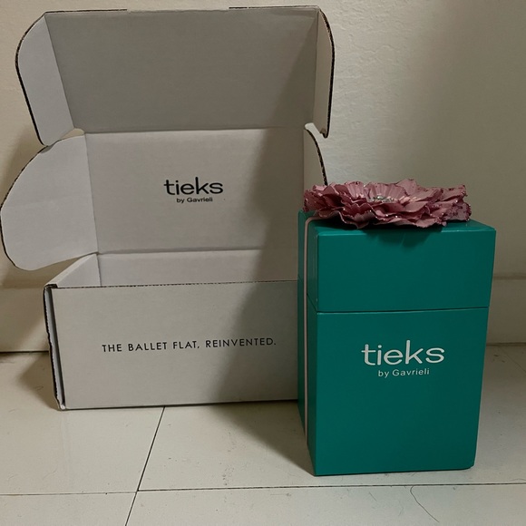 Tieks by Gavrieli in matte black (size 6) - Picture 2 of 9